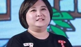 朋友爆料贾玲生活照视频,真实日常与舞台形象的鲜明对比