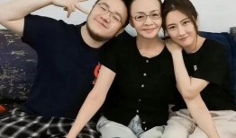 深夜娱乐八卦吃瓜,揭秘明星幕后故事，吃瓜群众狂欢时刻
