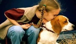 河南女网红抱抱和狗吃瓜,狗子吃瓜成萌宠新宠