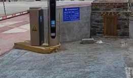 甘孜拦车爆料人是谁啊视频,揭秘甘孜拦车事件爆料人身份